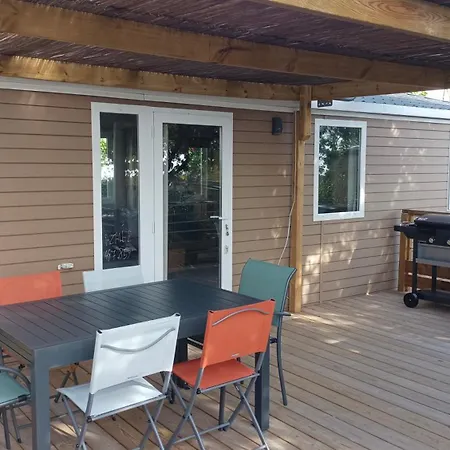 Kemping Mobil-home Recent De 2025 A Domaine L'ile D'or A Raphael