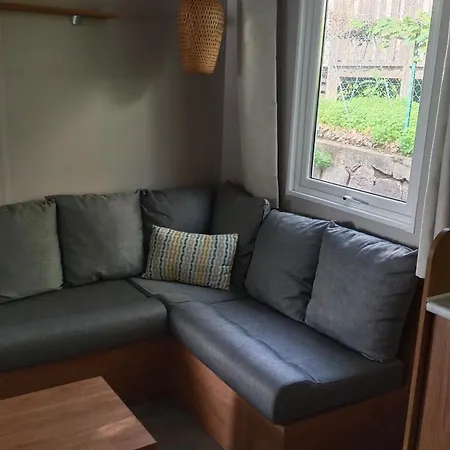 Mobil-home Recent De 2025 A Domaine L'ile D'or A Raphael Kemping